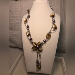 Handmade Shell & Pearl Flower Necklace